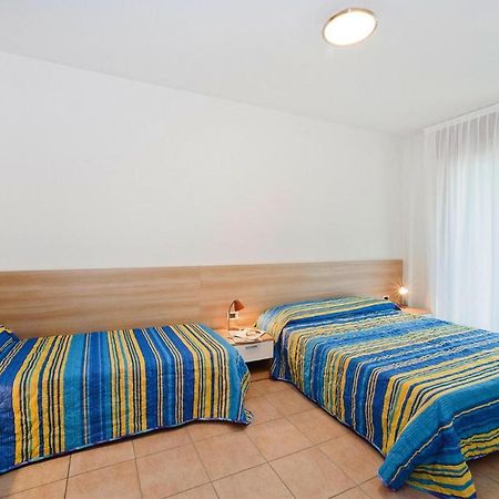 Apartment In Caorle With Heating Luaran gambar